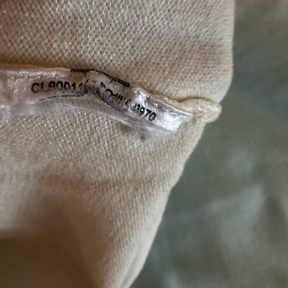 Guess Women’s XS Cold Shoulder. White Faux Pearl Logo Long-Sleeve Top. - Picture 6 of 9